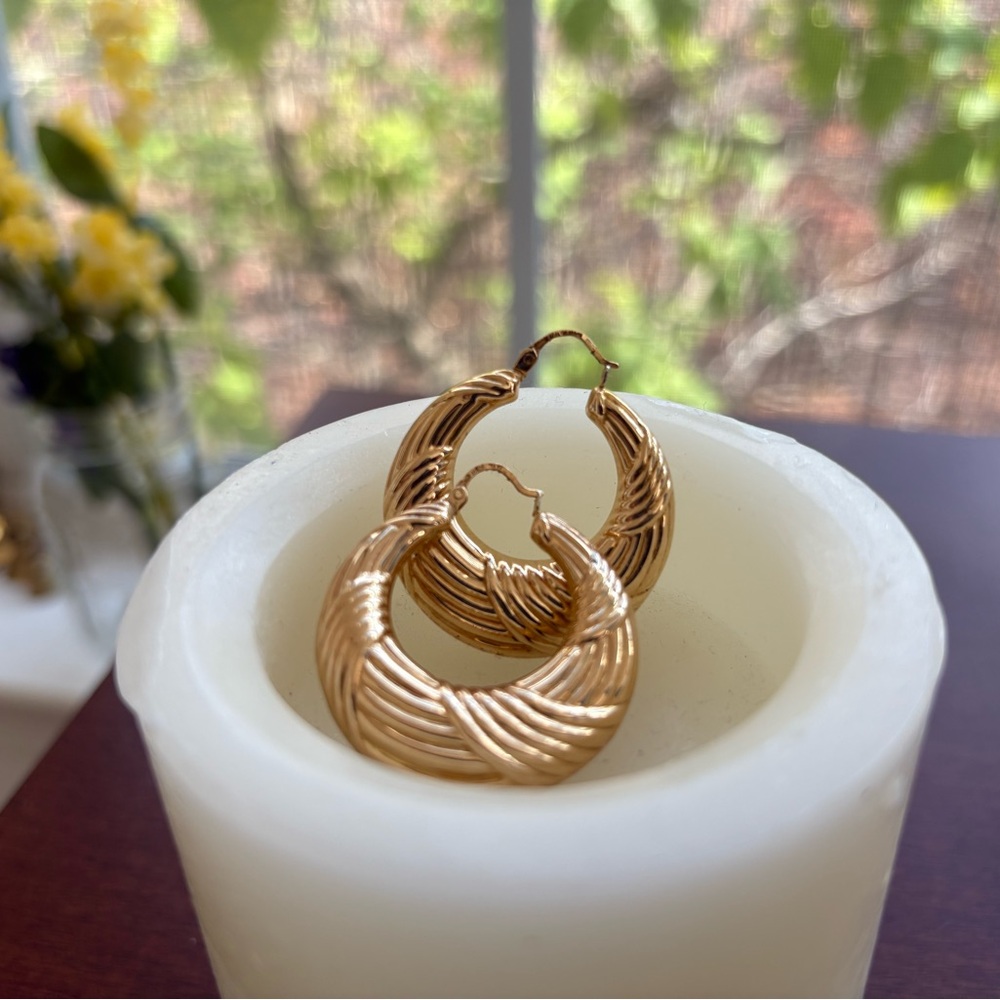 14K Gold Vintage Italian UnoAErre Twisted Rope Hoop Earrings ✨ - Picture 2 of 11